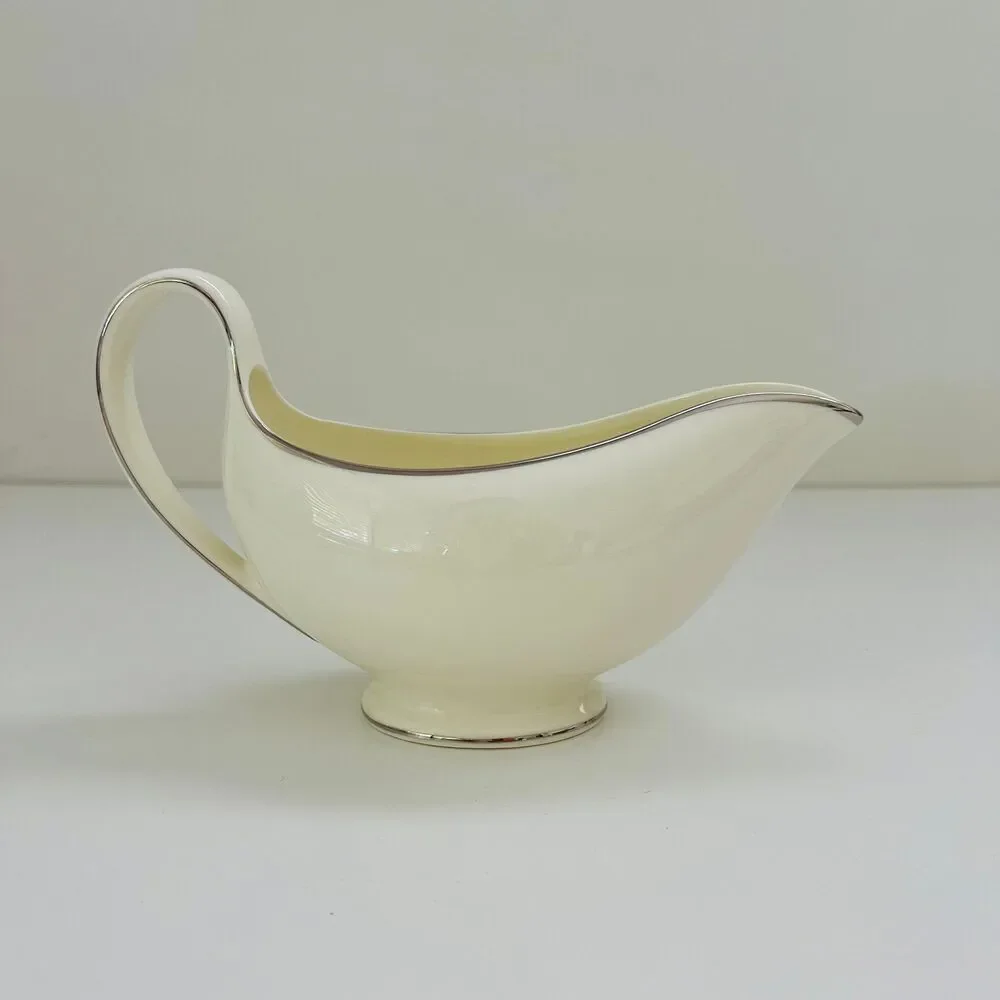 WEDGWOOD Majesty Platinum Gravy Sauce Boat
